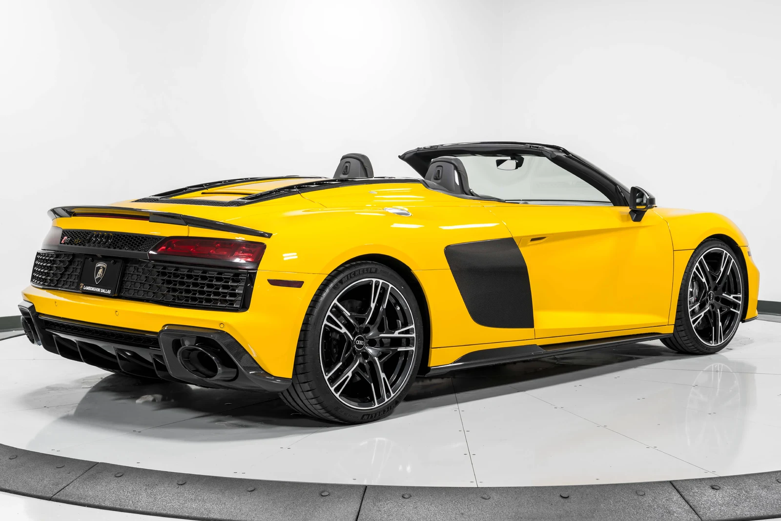 2021 Audi R8 V10 Performance quattro Spyder, 2/29
