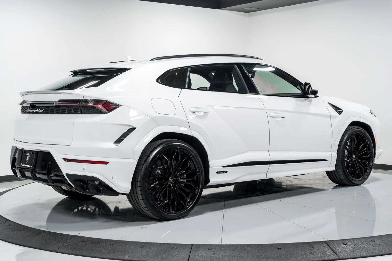 2026 Lamborghini Urus SE, 2/29