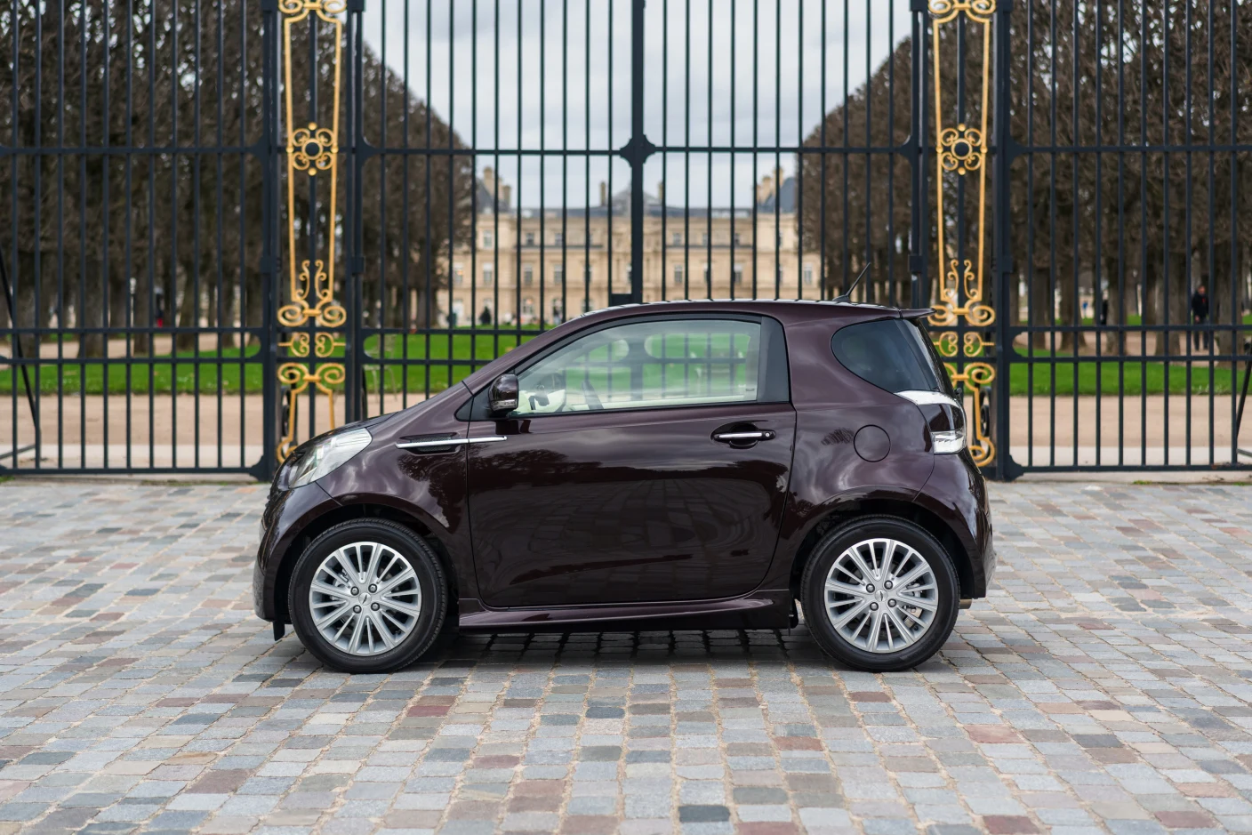 Aston Martin Cygnet, 2/10