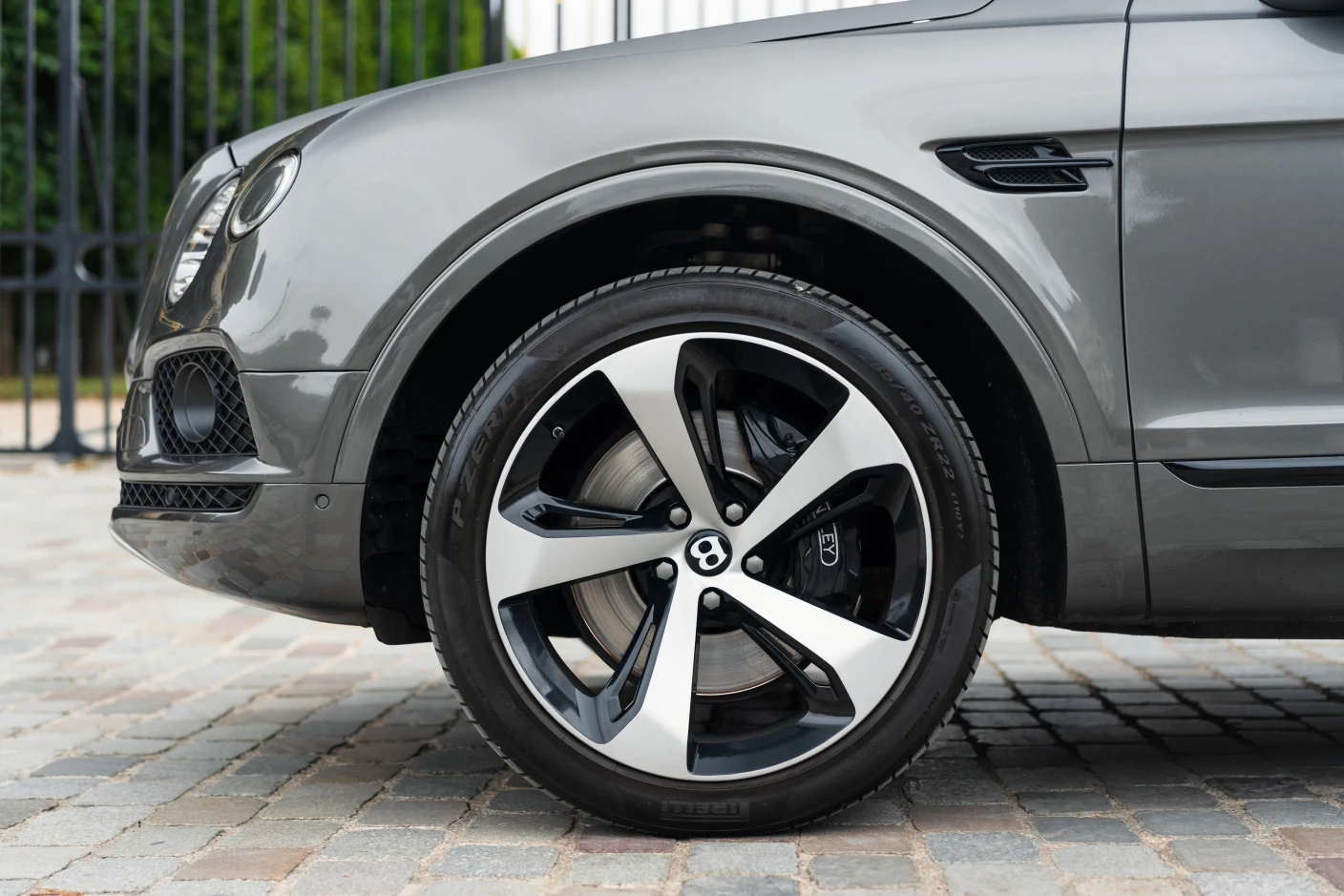 Bentley Bentayga W12, 6/10