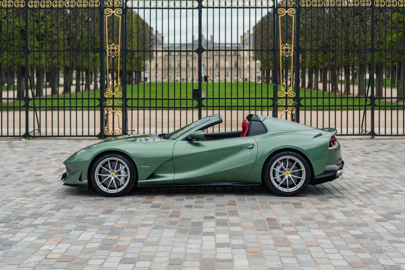 Ferrari 812 GTS Tailor Made, 4/10