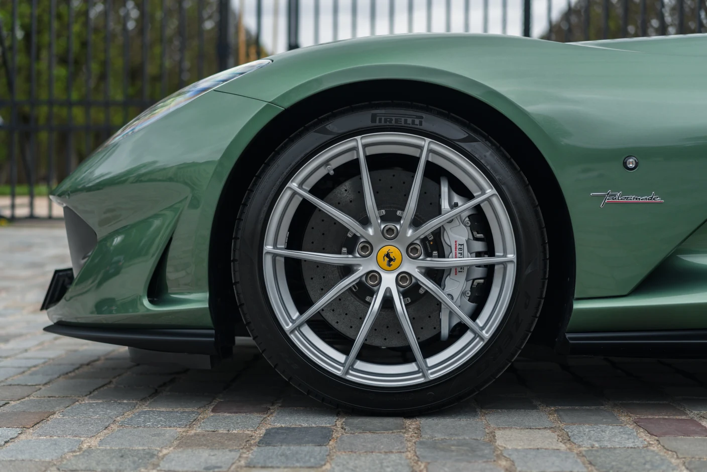 Ferrari 812 GTS Tailor Made, 9/10