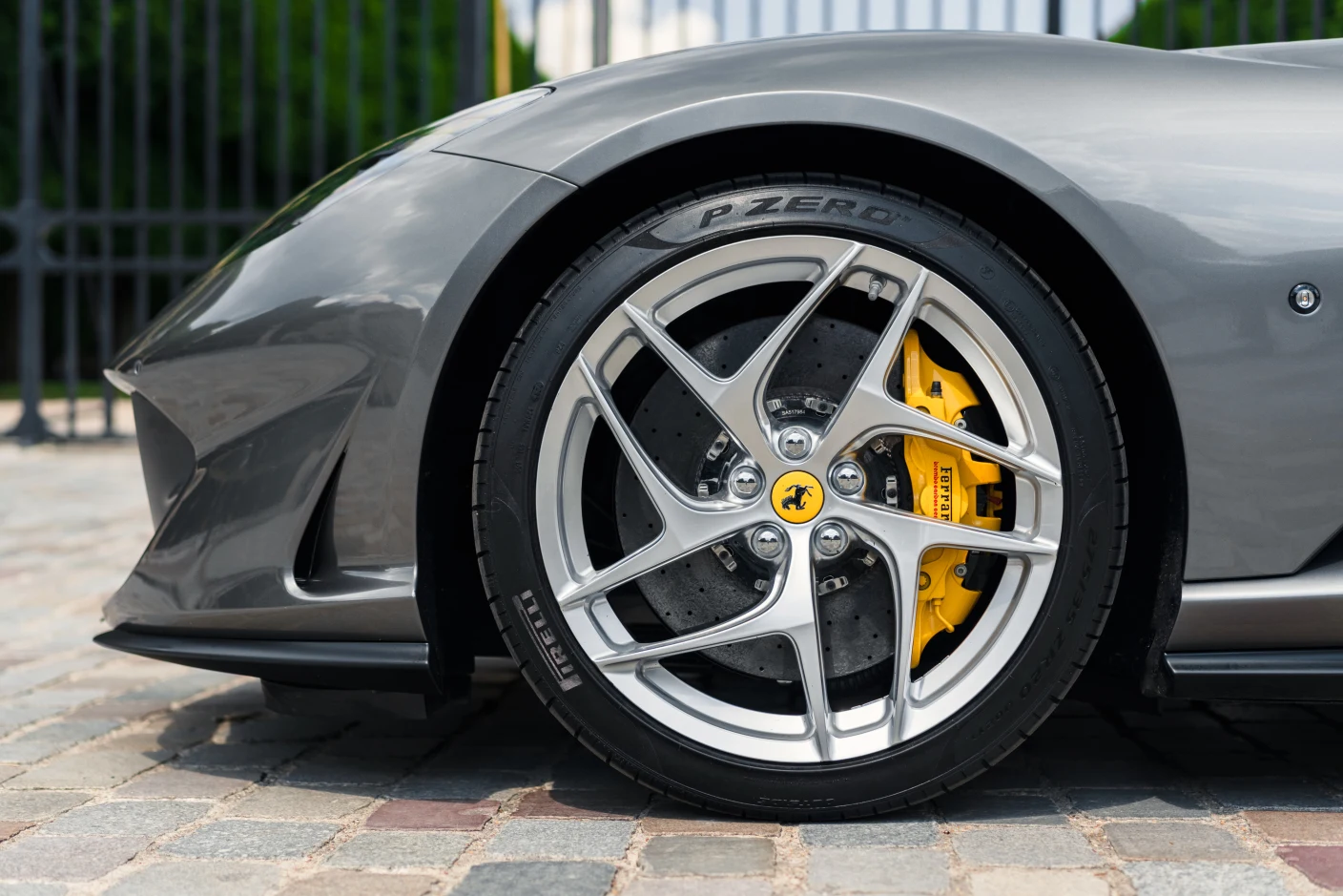 Ferrari 812 Superfast, 6/10