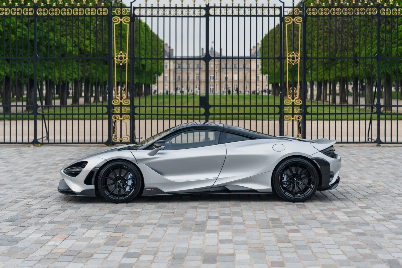 McLaren 765LT, 3/10
