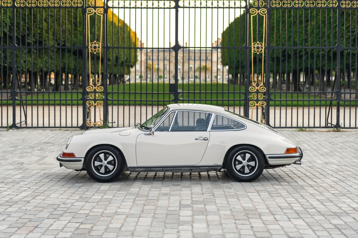 Porsche 911 2.2 S, 2/10