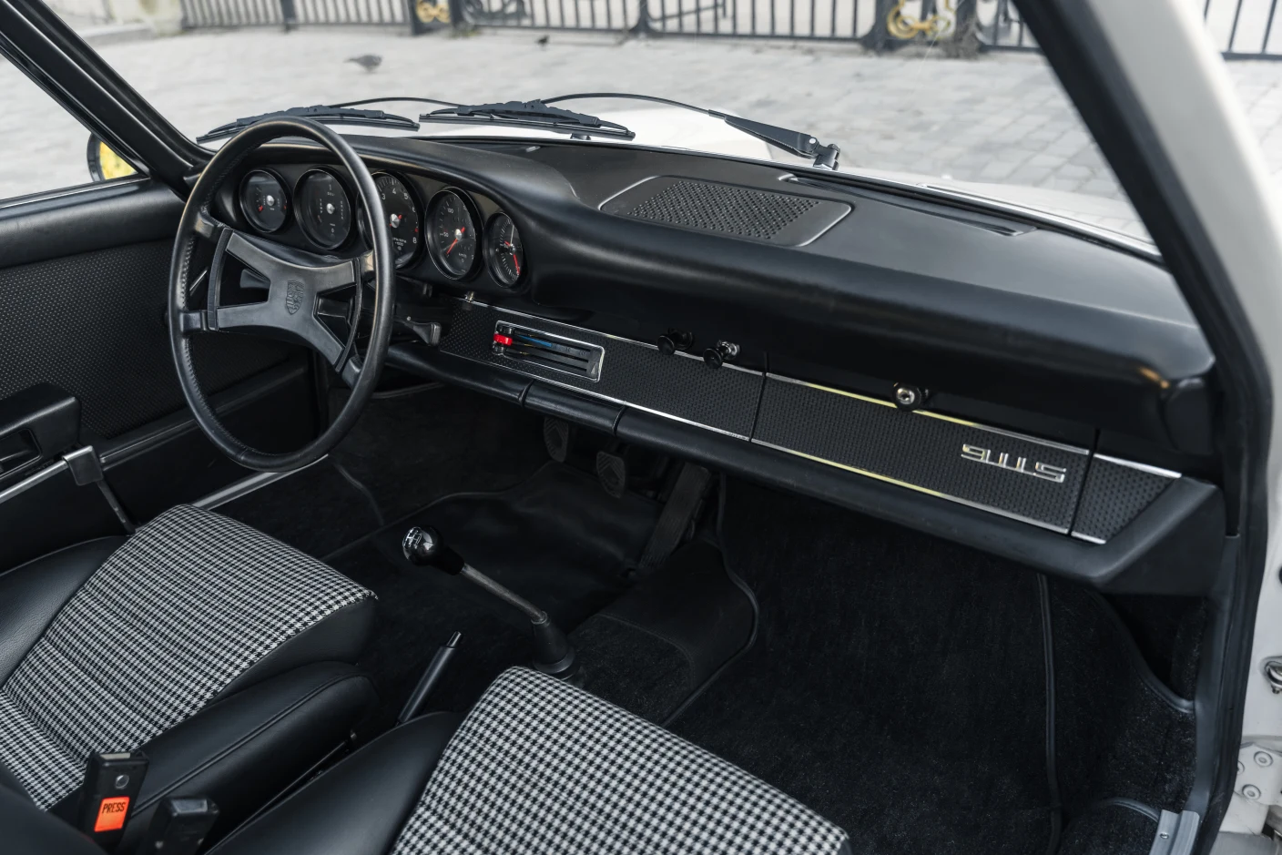 Porsche 911 2.2 S, 9/10