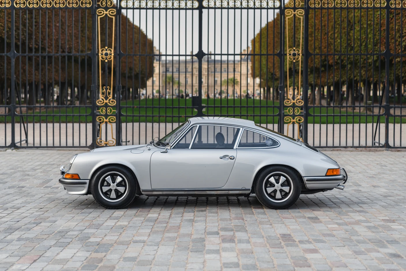Porsche 911 2.4 S, 2/10