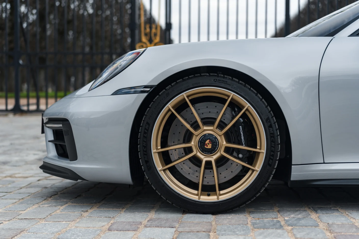 Porsche 911 Carrera GTS Le Mans Centenaire Edition (992), 6/10
