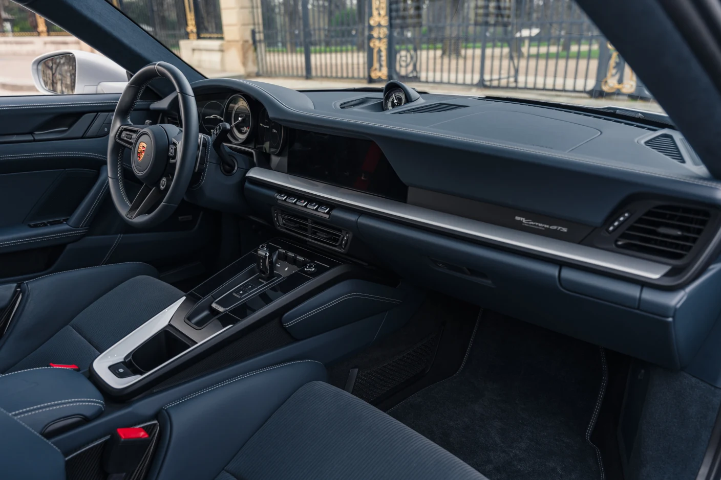 Porsche 911 Carrera GTS Le Mans Centenaire Edition (992), 8/10