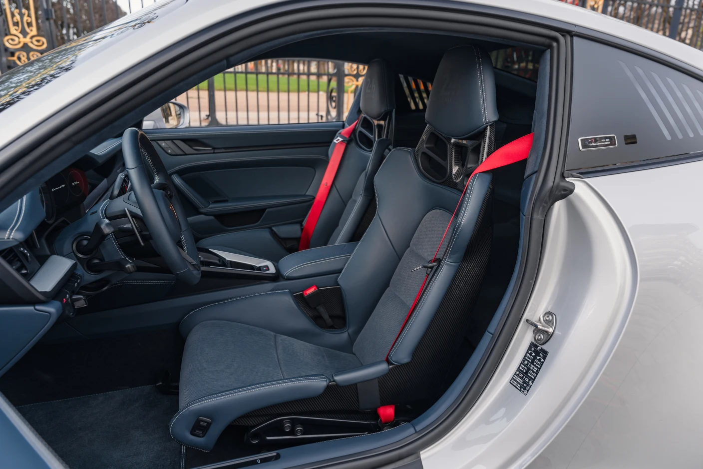 Porsche 911 Carrera GTS Le Mans Centenaire Edition (992), 10/10