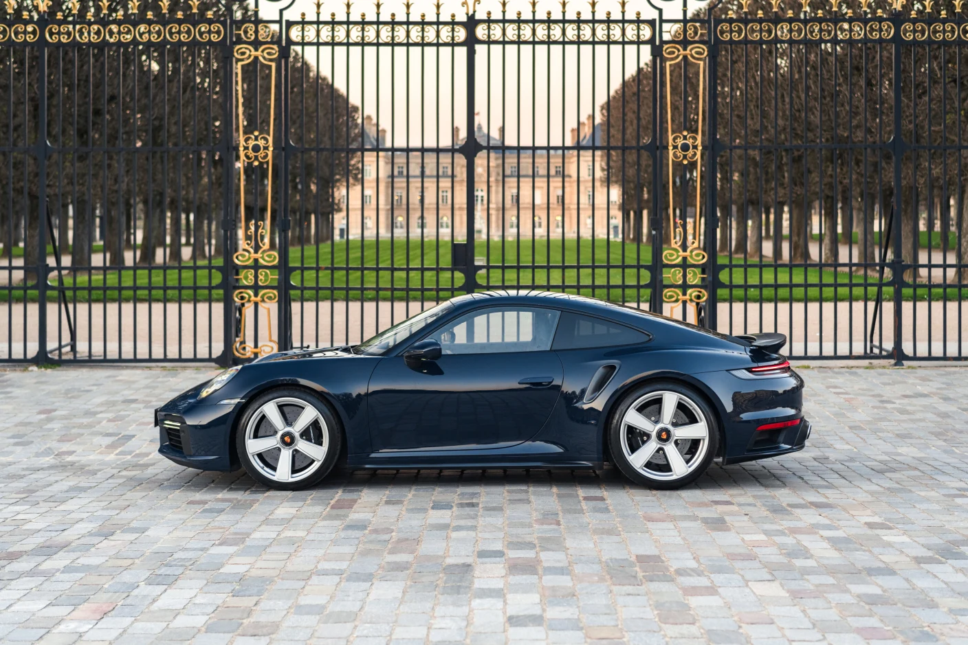 Porsche 911 Turbo 50 Years (992), 2/10