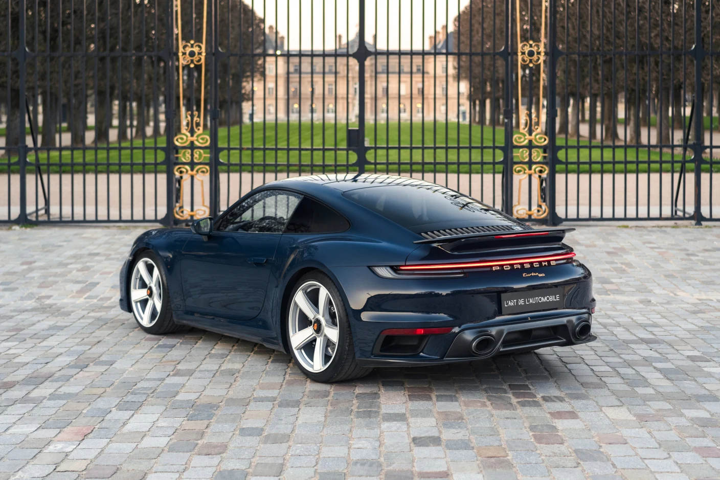Porsche 911 Turbo 50 Years (992), 3/10