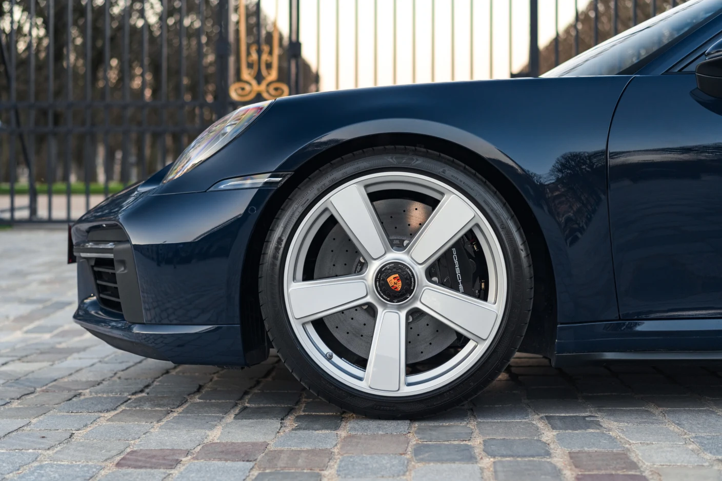 Porsche 911 Turbo 50 Years (992), 6/10