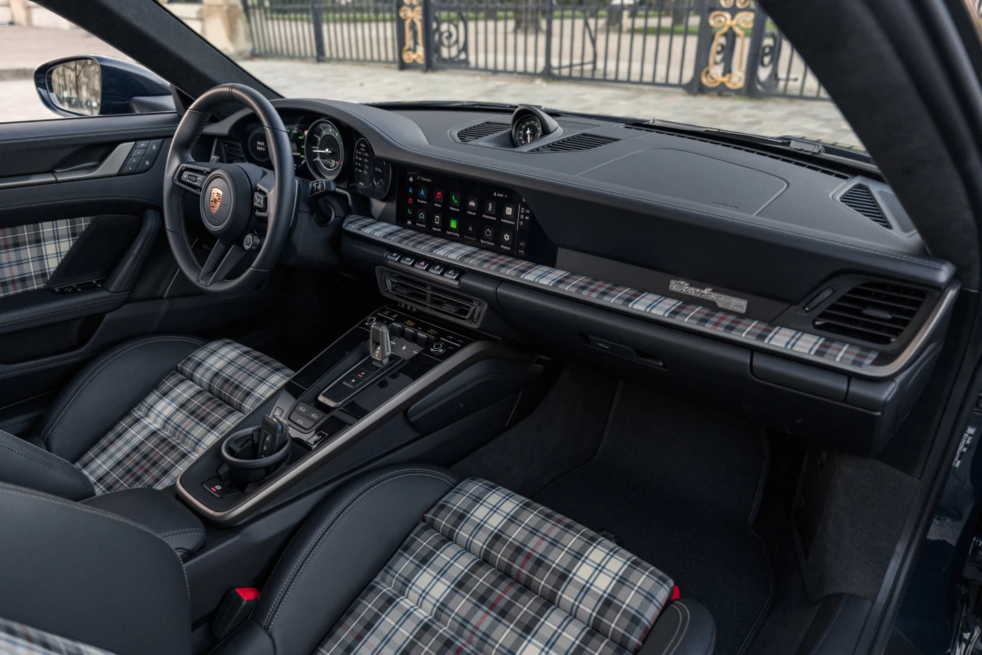 Porsche 911 Turbo 50 Years (992), 9/10
