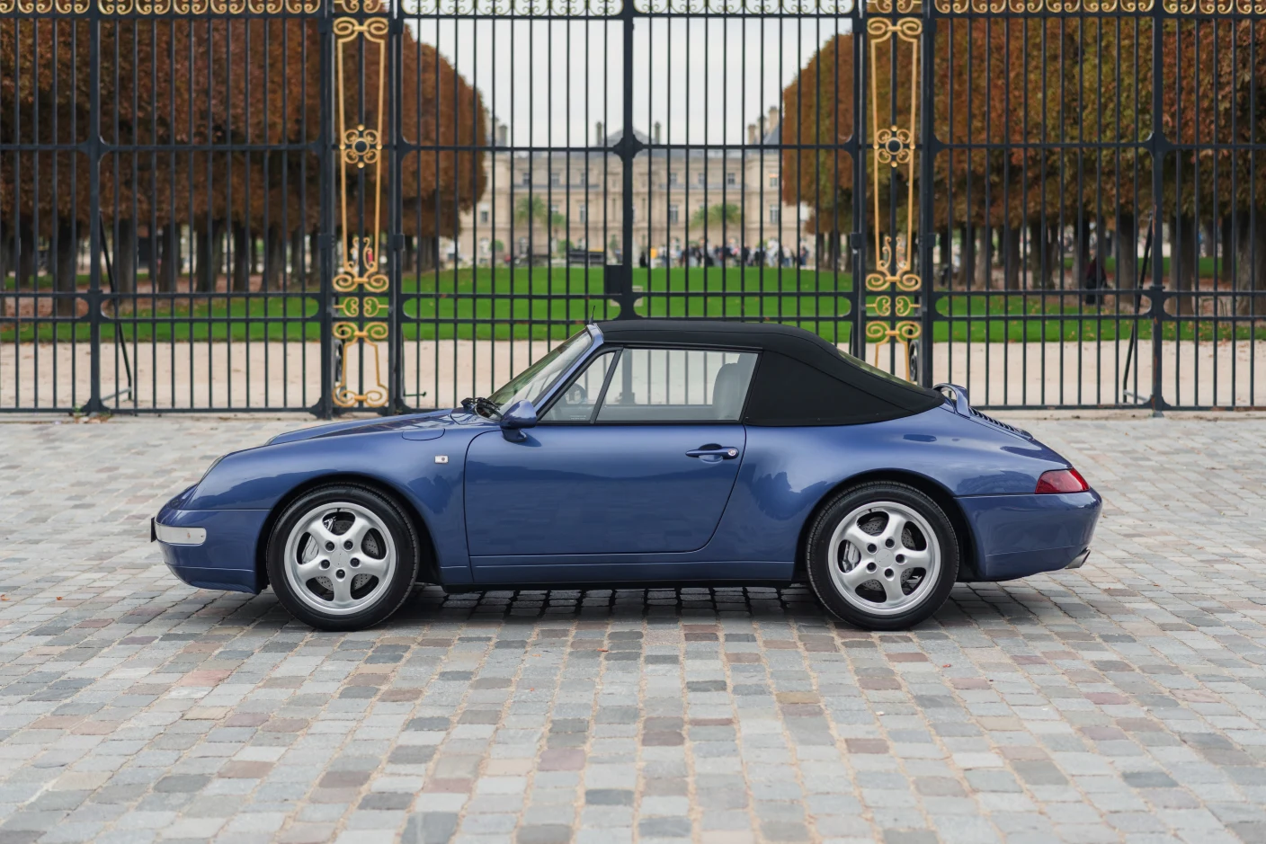 Porsche 911 Carrera 4 Cabriolet (993), 3/10