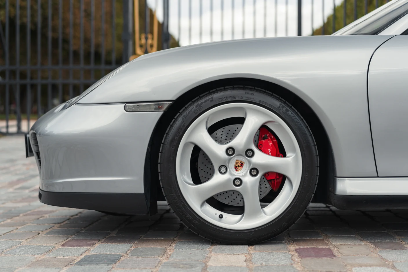 Porsche 911 Carrera 4S (996), 6/10
