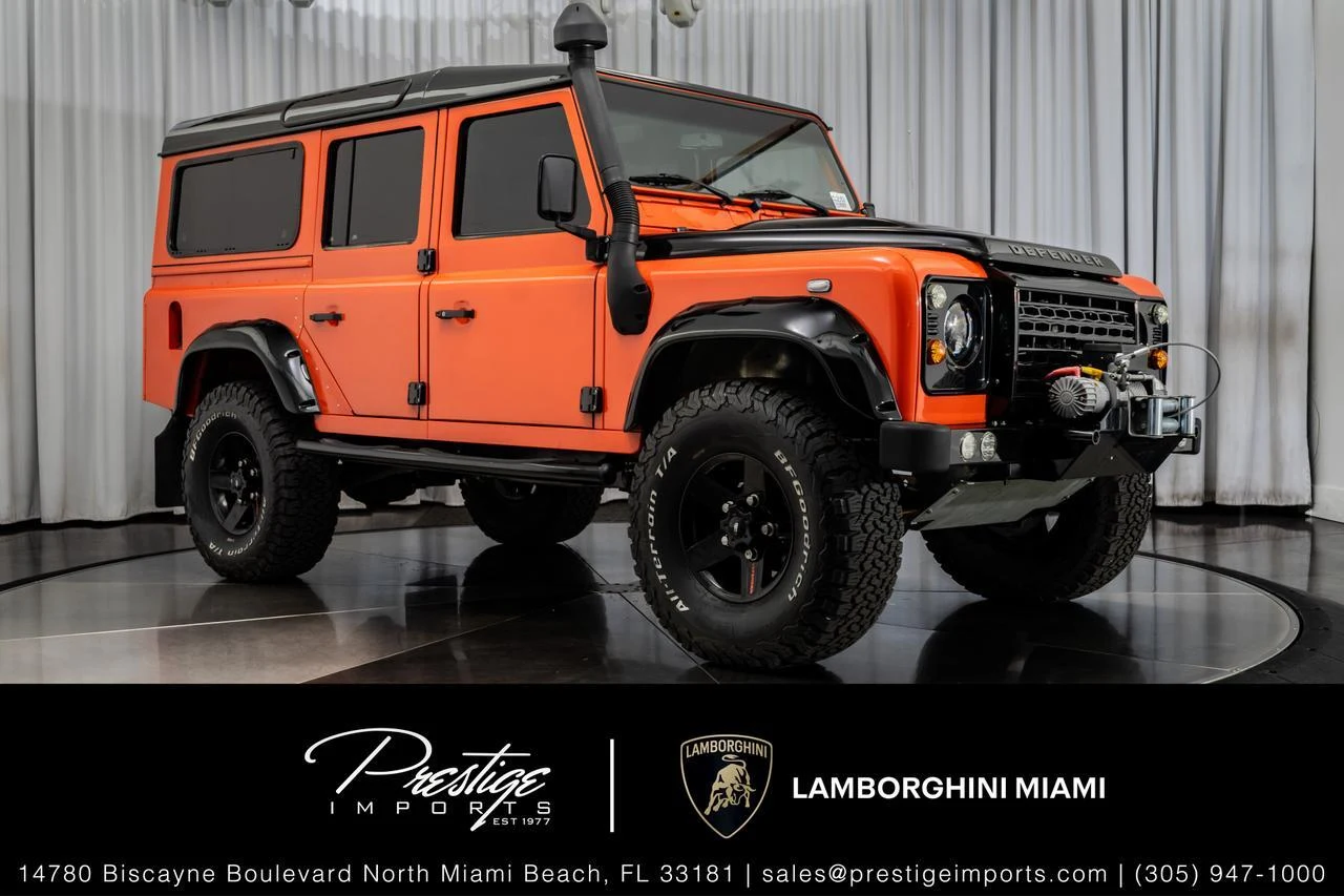 Land Rover Defender 110 | Lamborghini Miami