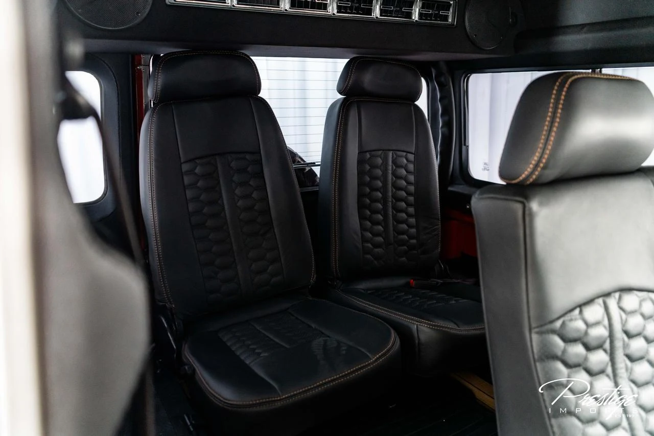 1998 Land Rover Defender 110, 28/30