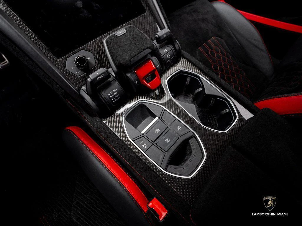 2023 Lamborghini Urus Performante, 18/30