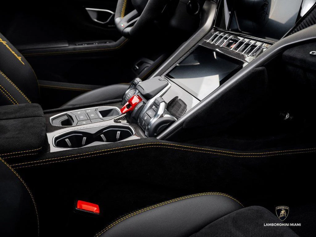 2024 Lamborghini Urus Performante, 26/30