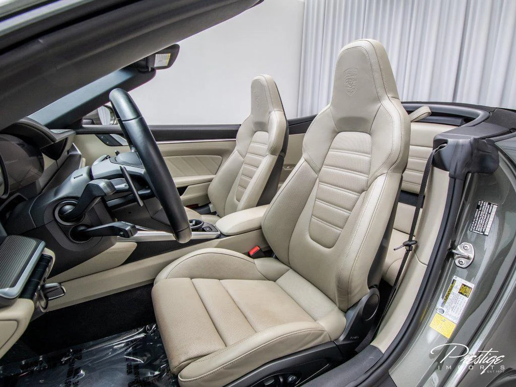 2022 Porsche 911 (992.1) Turbo S Cabriolet, 21/30