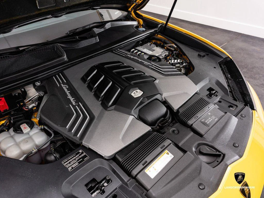 2024 Lamborghini Urus Performante, 4/30