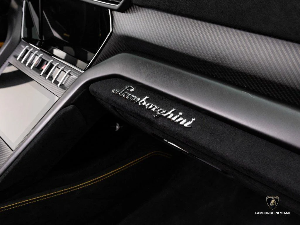 2024 Lamborghini Urus Performante, 26/30