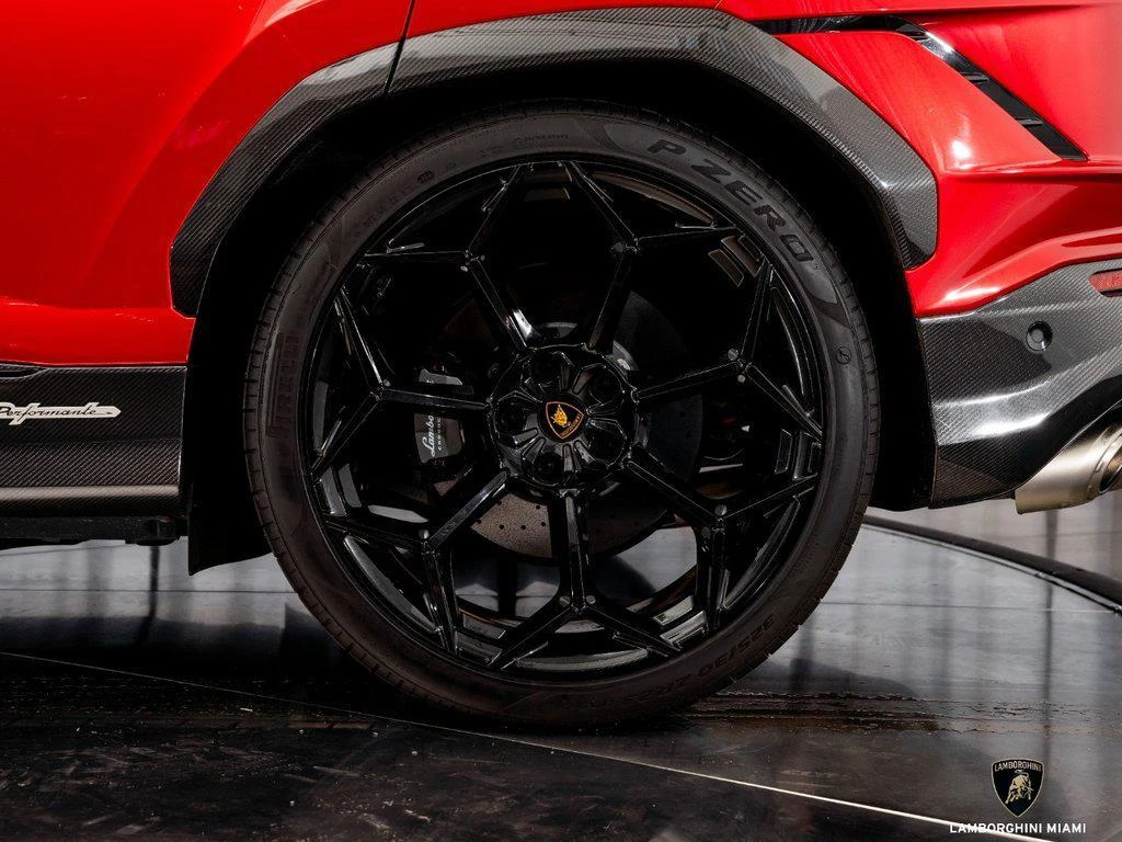2023 Lamborghini Urus Performante, 12/30
