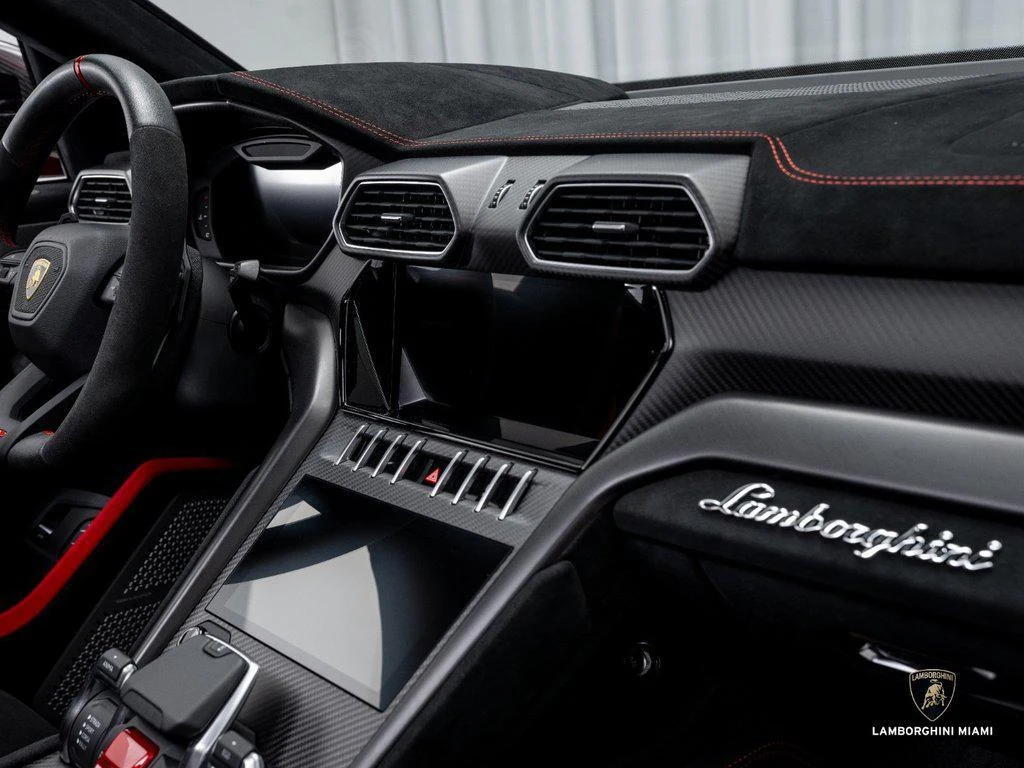 2023 Lamborghini Urus Performante, 24/30