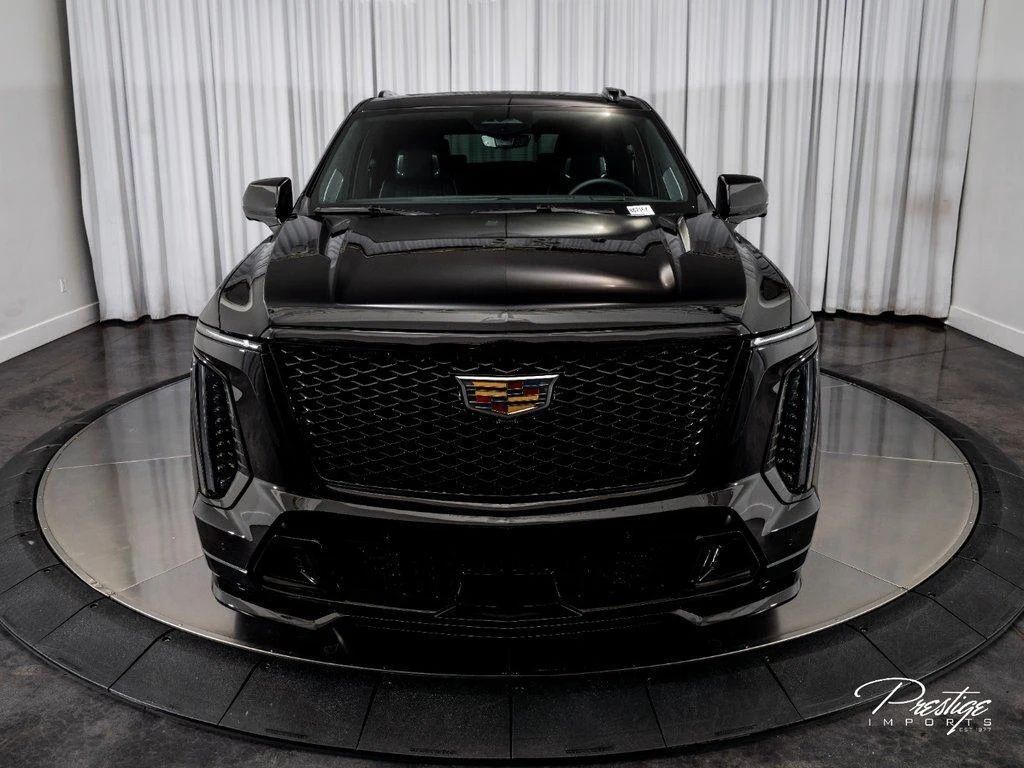 2026 Cadillac Escalade V-Series, 2/30