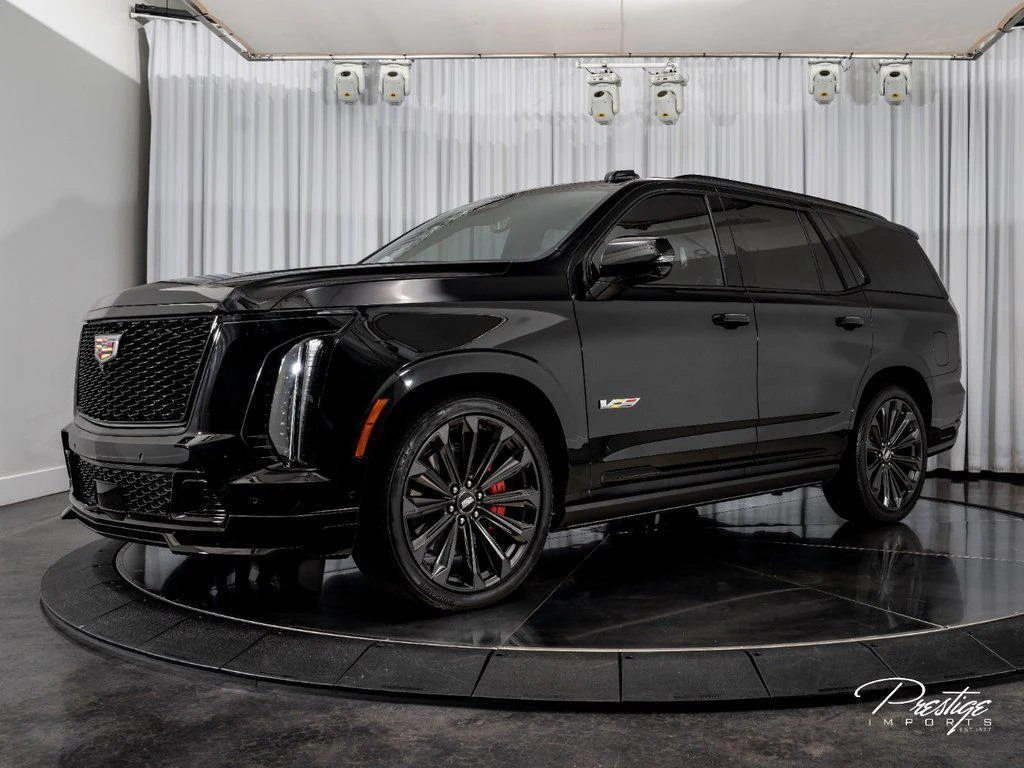 2026 Cadillac Escalade V-Series, 3/30