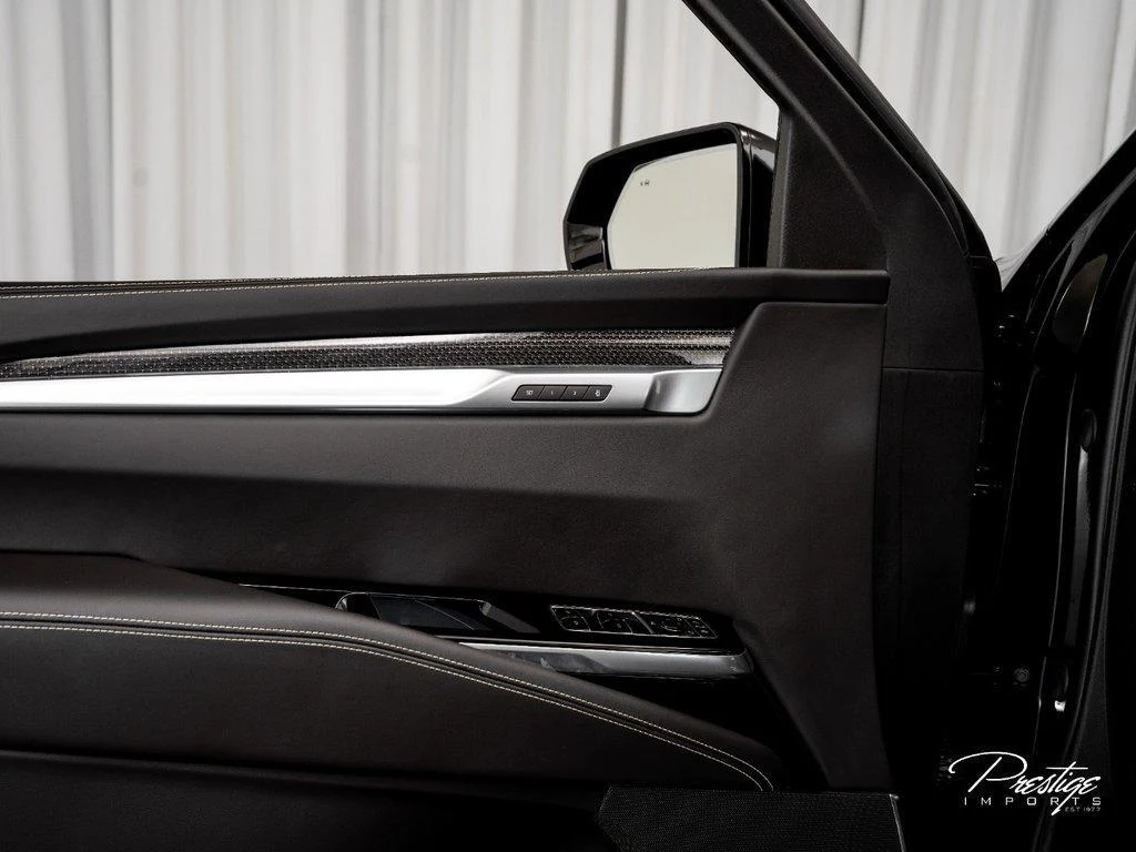 2026 Cadillac Escalade V-Series, 10/30