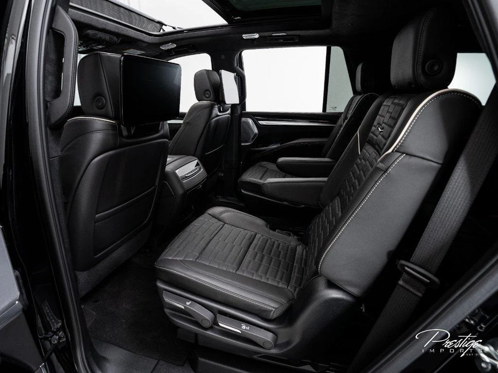 2026 Cadillac Escalade V-Series, 24/30