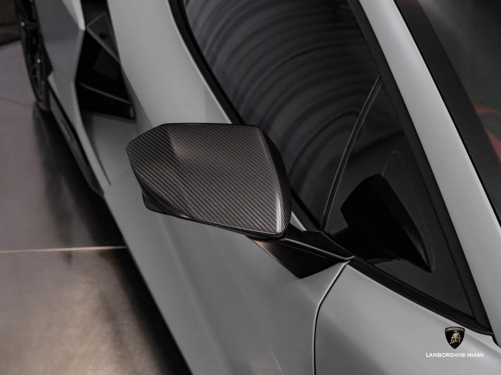 2024 Lamborghini Revuelto, 2/30