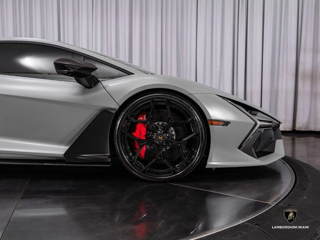 2024 Lamborghini Revuelto, 15/30