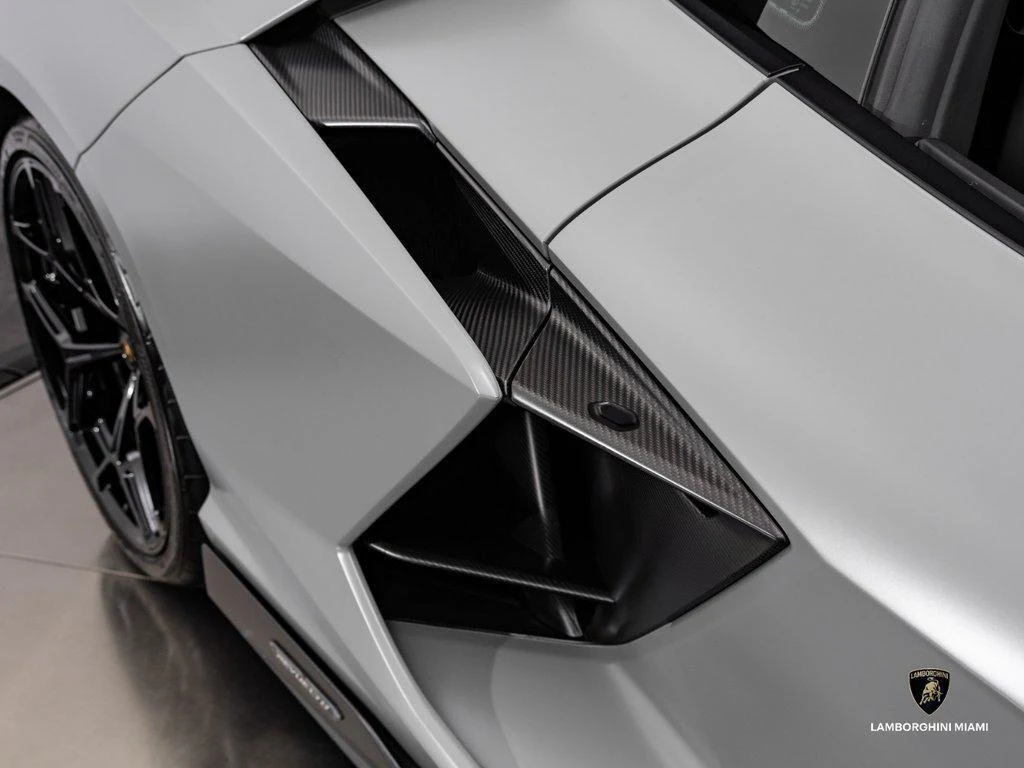 2024 Lamborghini Revuelto, 17/30