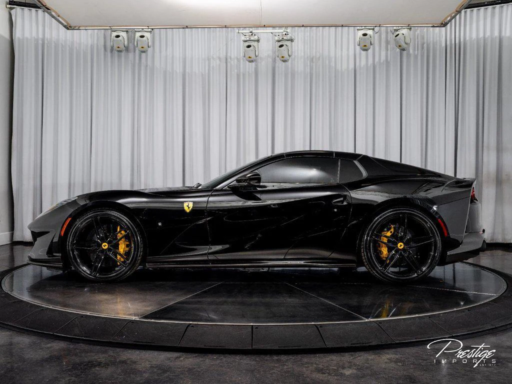 2022 Ferrari 812 GTS, 7/30
