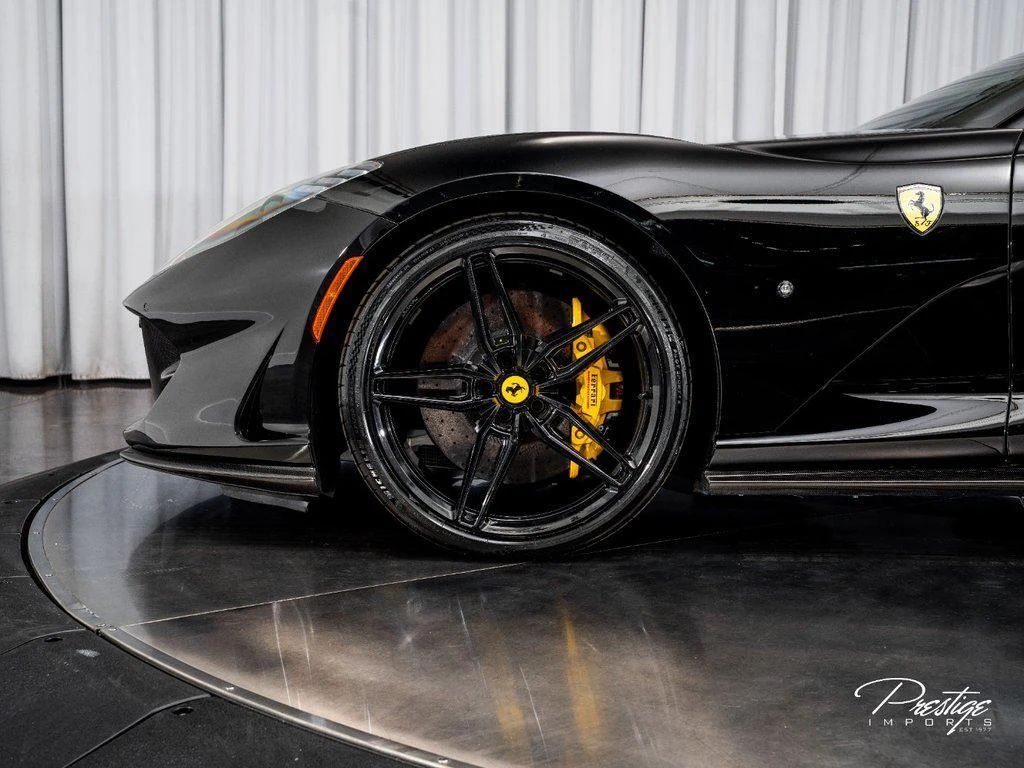 2022 Ferrari 812 GTS, 8/30