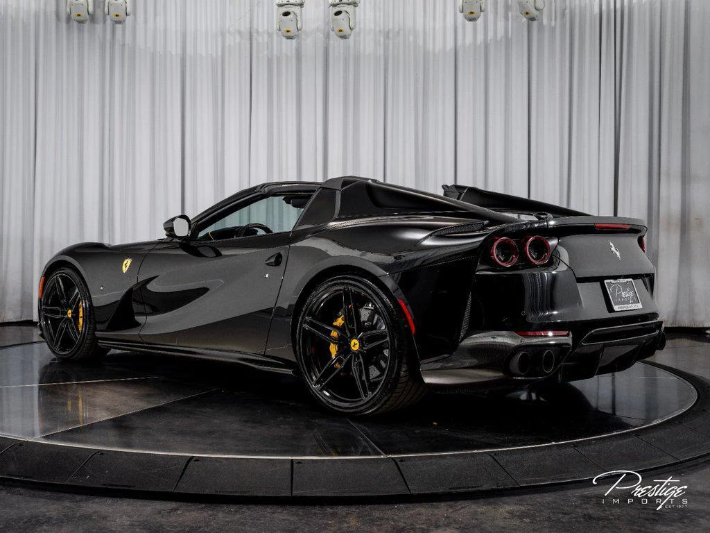 2022 Ferrari 812 GTS, 10/30