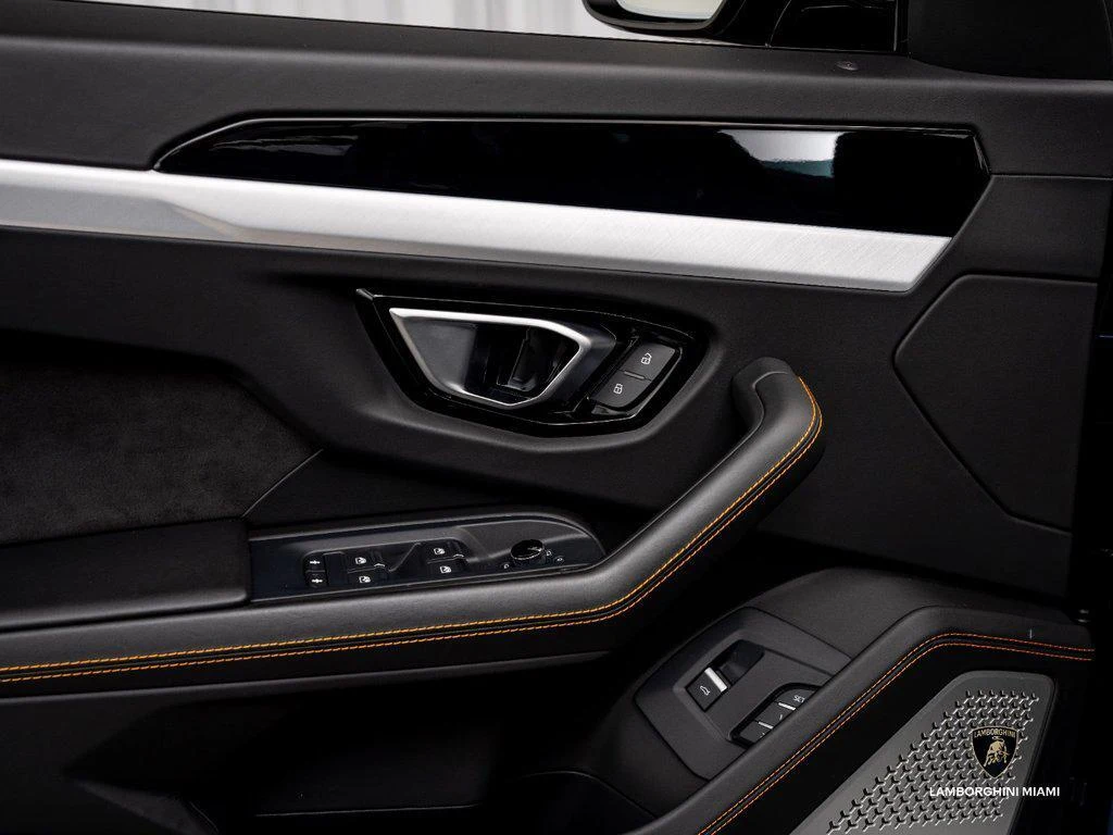 2020 Lamborghini Urus, 11/30