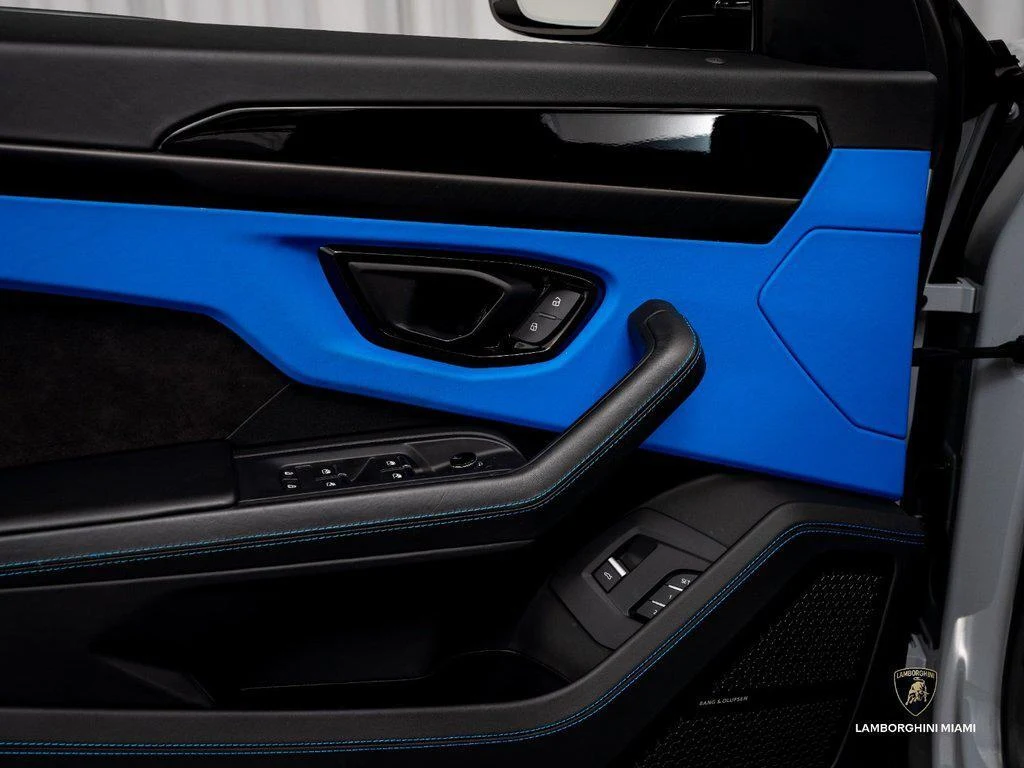 2023 Lamborghini Urus S, 11/30