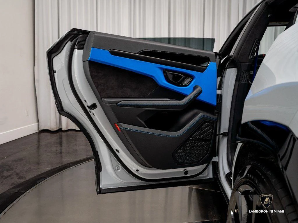 2023 Lamborghini Urus S, 25/30