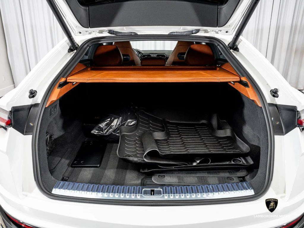 2022 Lamborghini Urus, 7/30