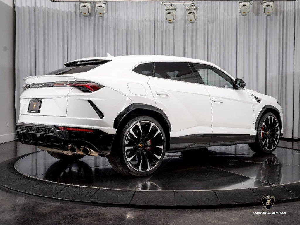 2022 Lamborghini Urus, 8/30