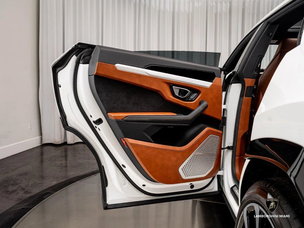 2022 Lamborghini Urus, 25/30