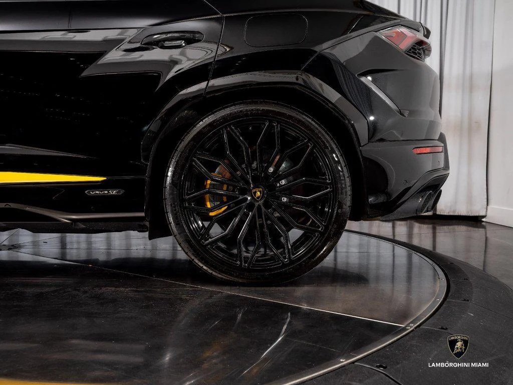 2025 Lamborghini Urus SE AWD, 5/30