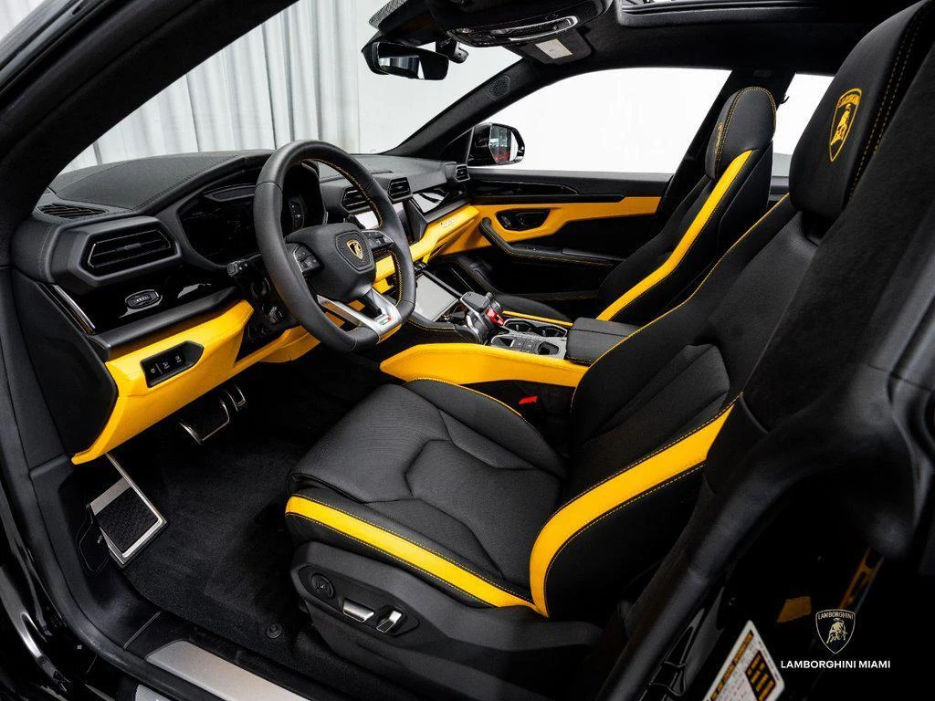 2025 Lamborghini Urus SE AWD, 12/30