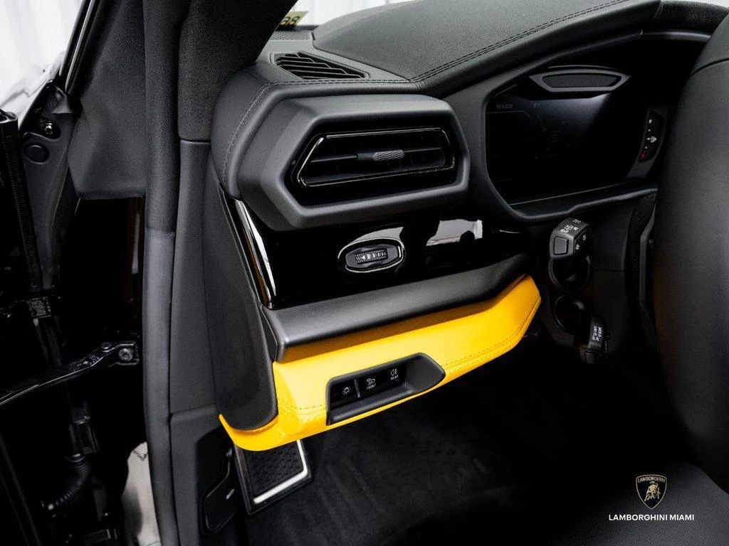 2025 Lamborghini Urus SE AWD, 13/30
