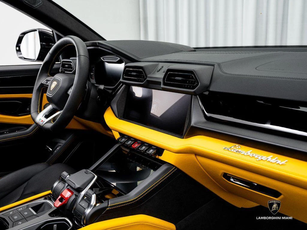 2025 Lamborghini Urus SE AWD, 24/30