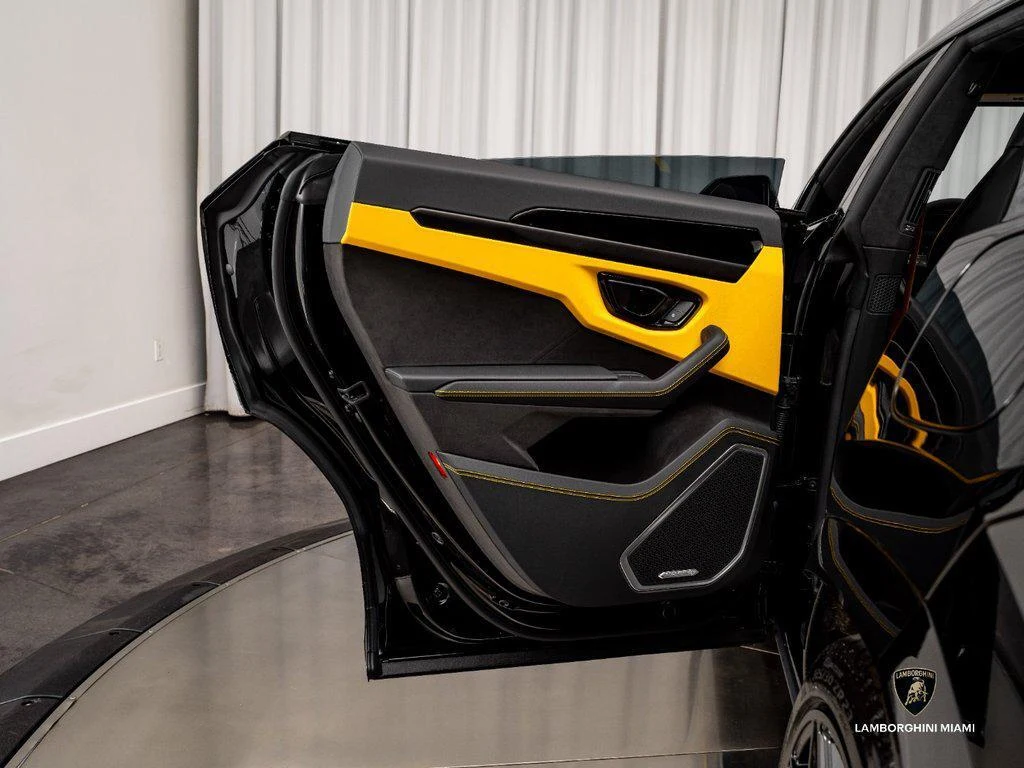 2025 Lamborghini Urus SE AWD, 25/30